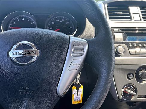 Used 2017 Nissan Versa SV FWD image 11