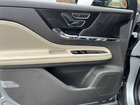 Certified 2022 Lincoln Corsair AWD w/ Premium Package image 23