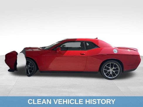 Used 2022 Dodge Challenger GT RWD image 3