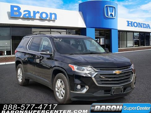 Used 2021 Chevrolet Traverse LT image 1