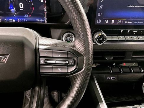 Used 2023 Chevrolet Colorado Trail Boss w/ Technology Package image 13