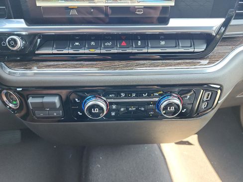 New 2026 GMC Sierra 1500 SLE image 15