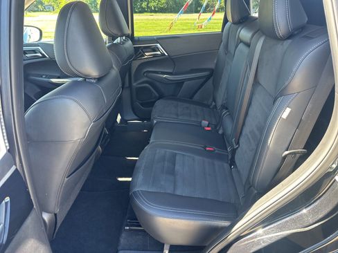 Used 2024 Mitsubishi Outlander SE AWD/4WD image 20