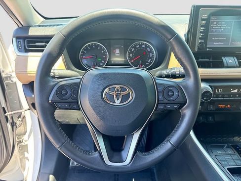 Used 2022 Toyota RAV4 XLE w/ Convenience Package AWD/4WD image 11