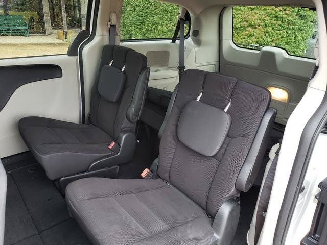 Used 2018 Dodge Grand Caravan SE w/ UConnect Hands-Free Group FWD image 13