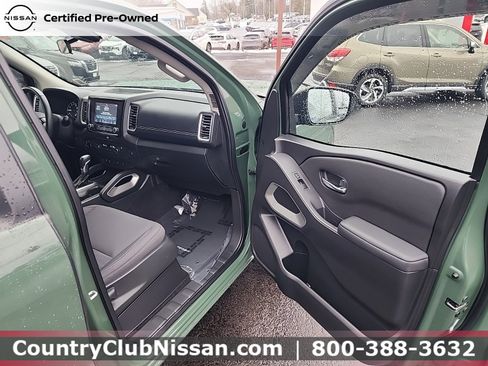 Used 2023 Nissan Frontier SV w/ Technology Package image 30
