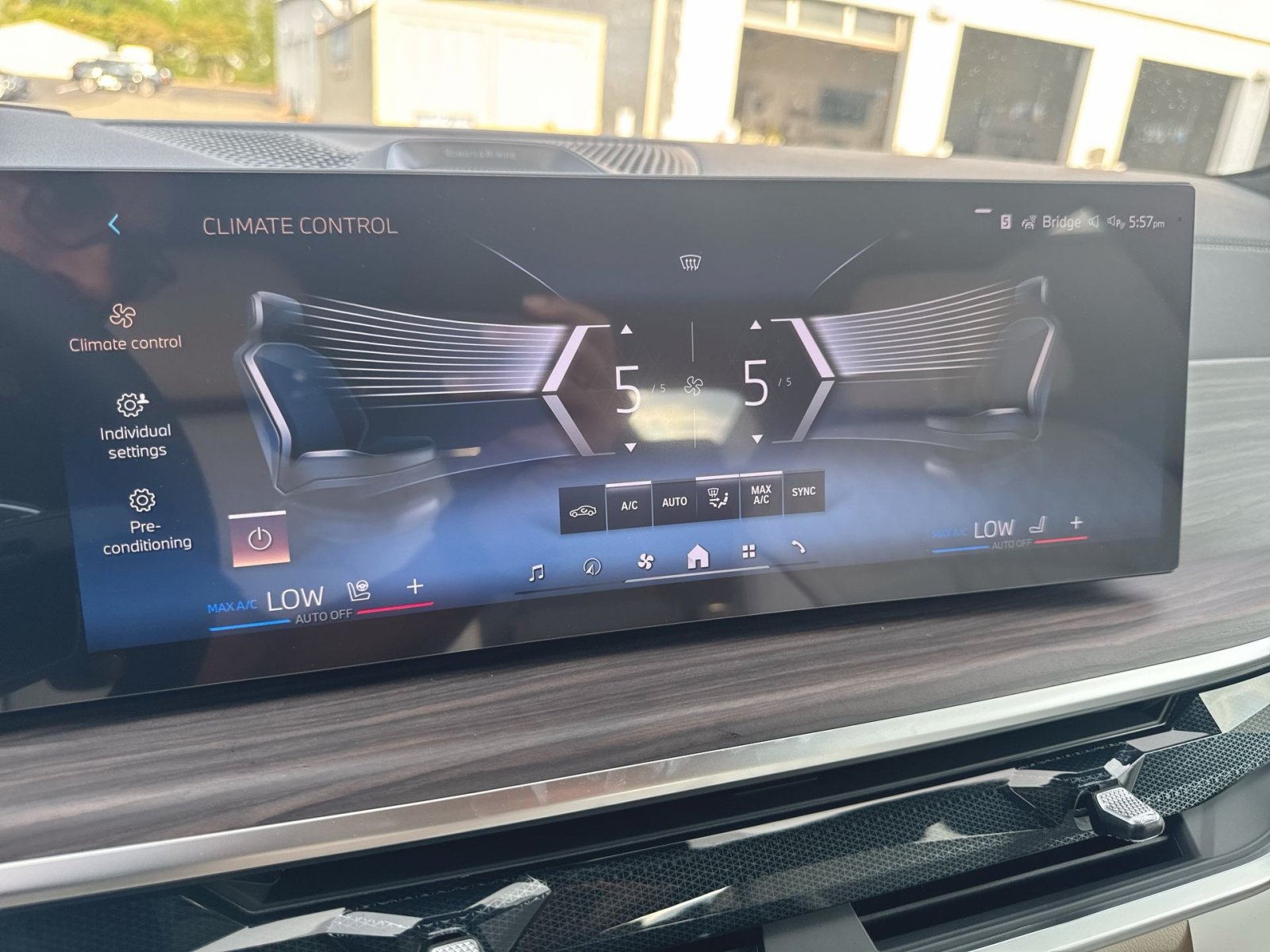 New 2027 BMW X7 xDrive40i w/ Executive Package AWD/4WD image 43
