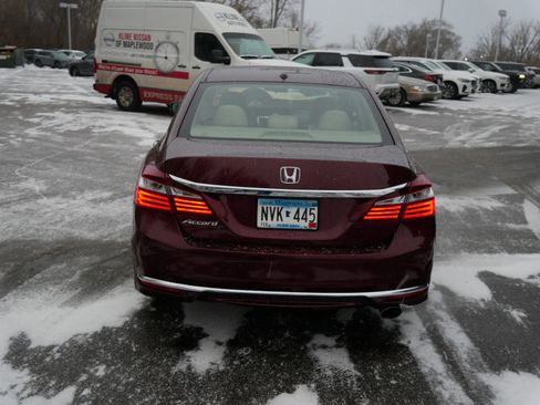Used 2016 Honda Accord EX image 6