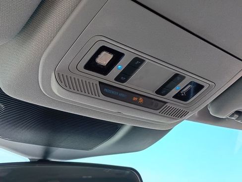 Used 2023 Ford Explorer XLT w/ Equipment Group 202A image 25