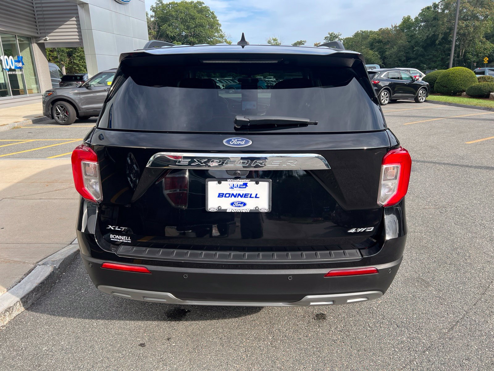 Certified 2024 Ford Explorer XLT w/ Equipment Group 202A AWD/4WD image 5