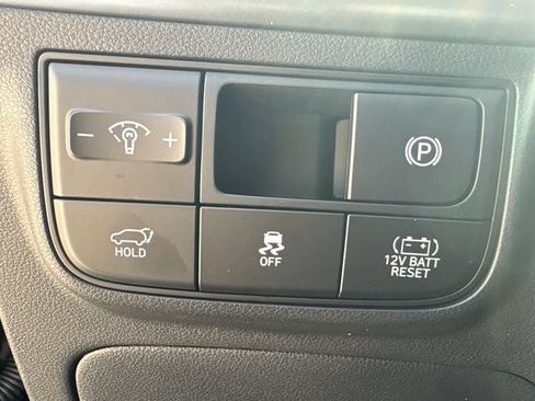 Used 2025 Hyundai Tucson Limited AWD/4WD image 24