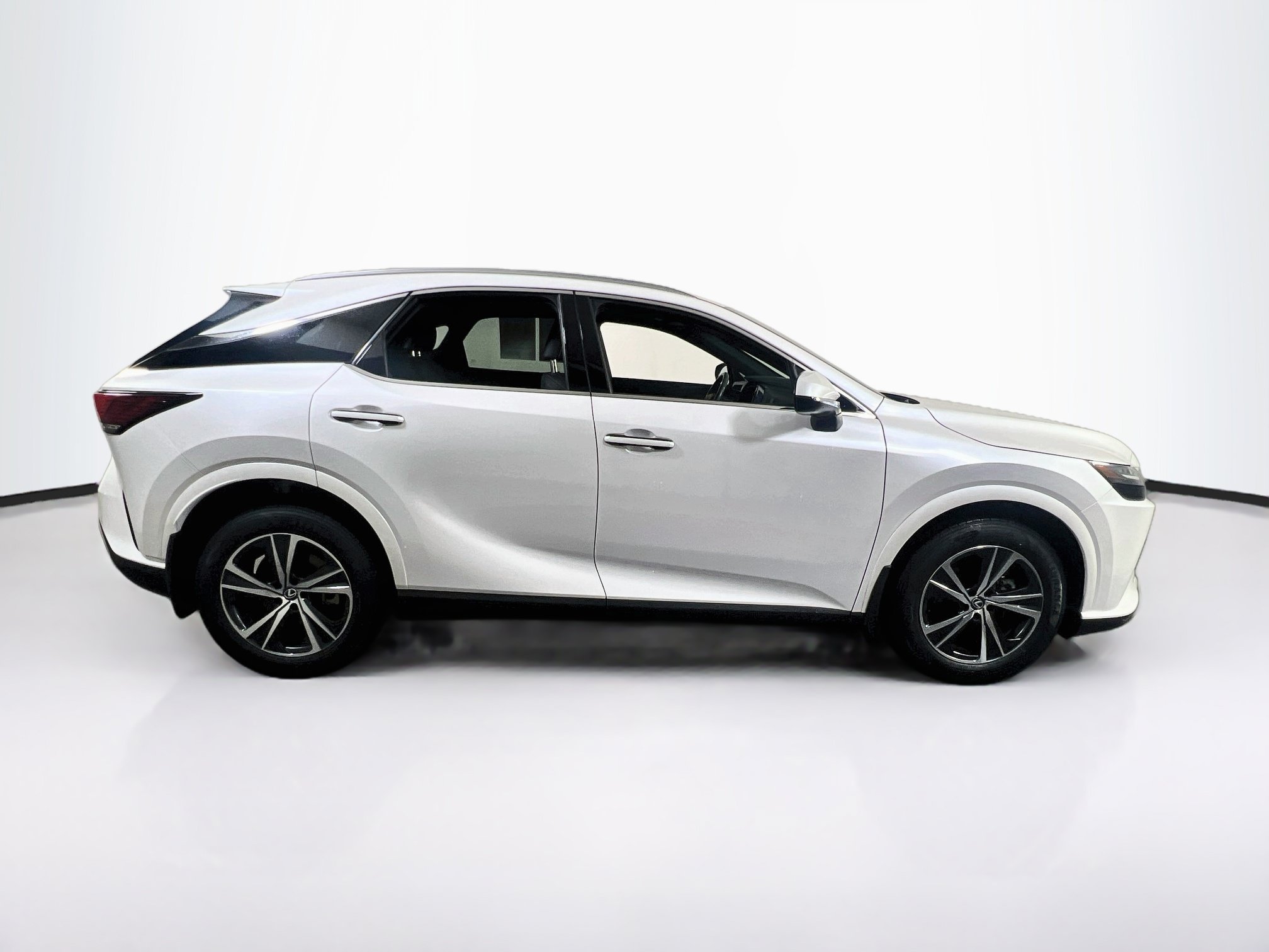 Used 2023 Lexus RX 350 Premium w/ Cold Area Package AWD/4WD image 4