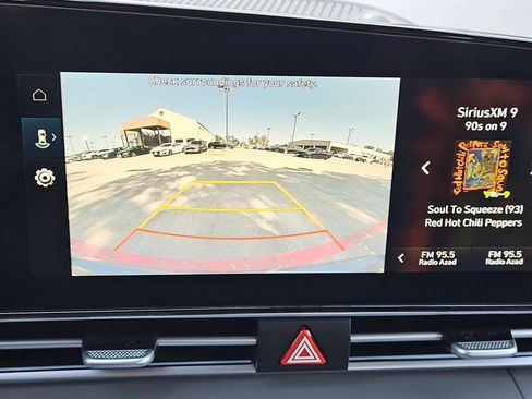 Used 2025 Hyundai Elantra SEL FWD image 18