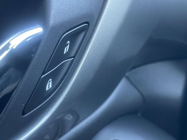 Used 2023 Chevrolet Traverse LT FWD image 26