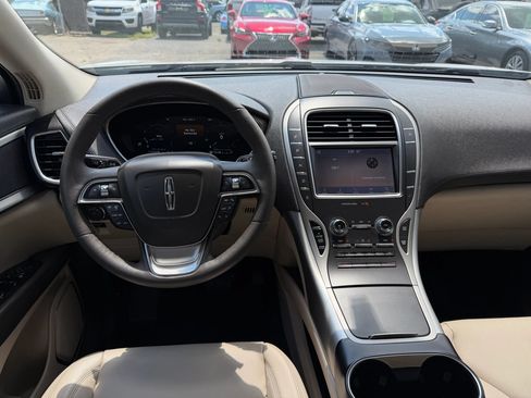 Used 2020 Lincoln Nautilus FWD image 15