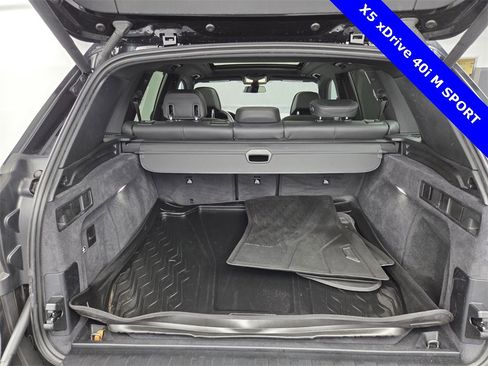 Used 2021 BMW X5 xDrive40i w/ M Sport Package image 30