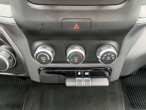 Used 2021 RAM 1500 Big Horn AWD/4WD image 27
