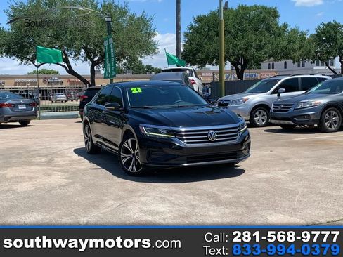Used 2021 Volkswagen Passat 2.0T SE FWD image 1