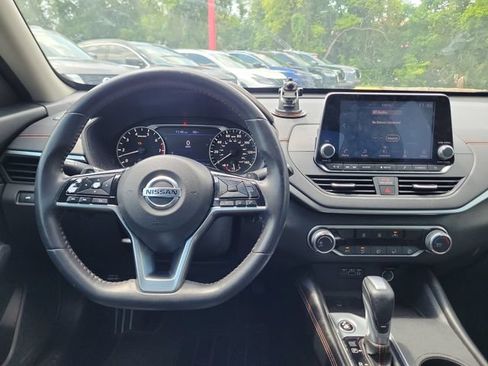 Used 2019 Nissan Altima 2.5 SR FWD image 13
