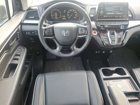 Certified 2025 Honda Odyssey Touring image 11