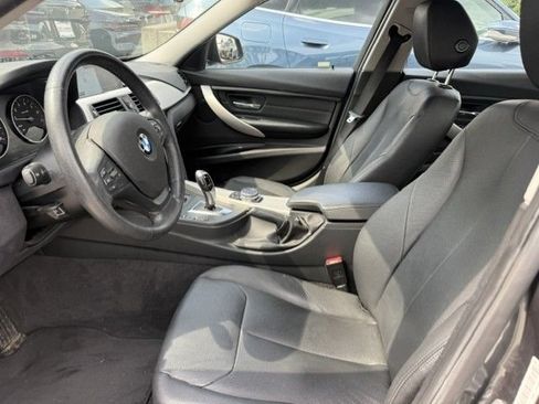 Used 2017 BMW 320i xDrive Sedan AWD/4WD image 3