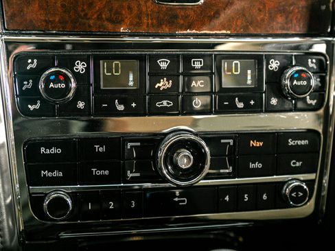 Used 2013 Bentley Mulsanne w/ Premiere Specification Pkg image 54