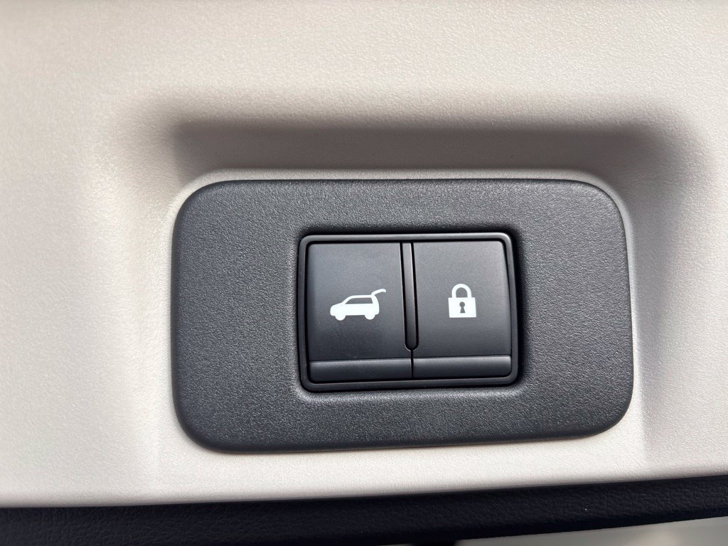Certified 2023 Nissan Ariya AWD image 8
