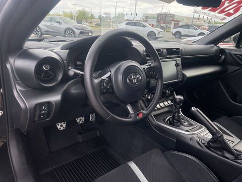 Used 2025 Toyota GR86 Premium w/ ALL Weather Mat Package (TMS) RWD image 18