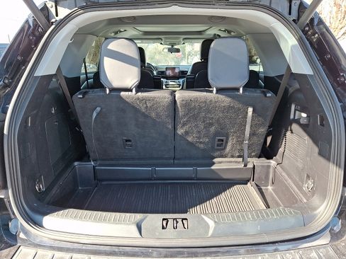 Used 2021 Ford Explorer XLT w/ Equipment Group 202A image 30