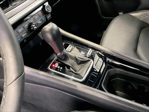 Used 2025 Jeep Compass Limited image 11