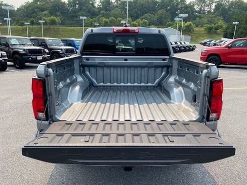 Used 2023 Chevrolet Colorado Z71 w/ Z71 Convenience Package 2 AWD/4WD image 9