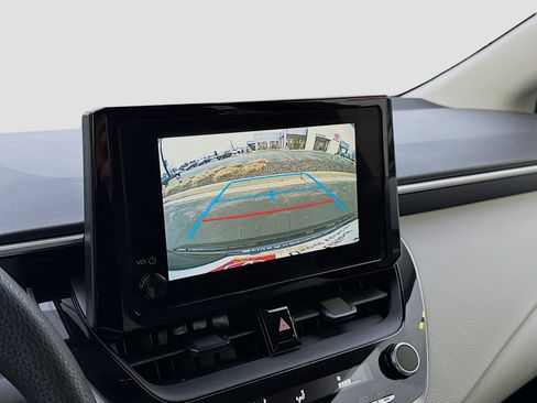 Used 2023 Toyota Corolla LE w/ LE Convenience Package image 18