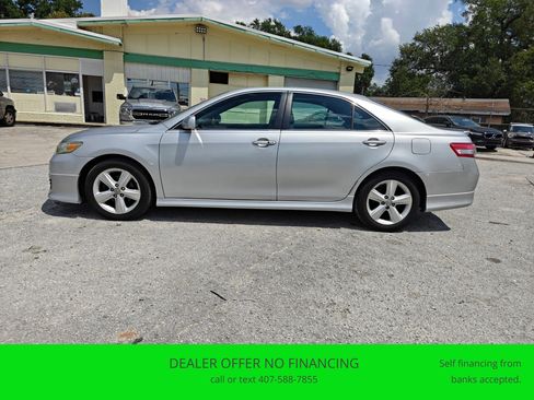 Used 2011 Toyota Camry SE w/ SE Extra-Value Pkg #1 image 2
