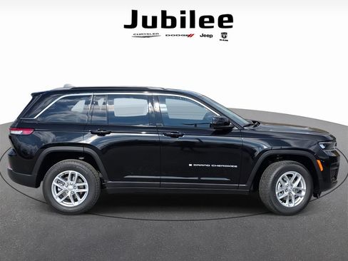 New 2025 Jeep Grand Cherokee Laredo X w/ Luxury Tech Group I RWD image 35