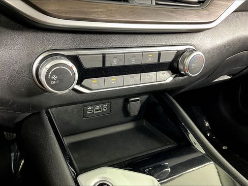 Certified 2024 Nissan Altima 2.5 SV FWD image 15