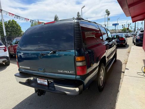 Used 2005 Chevrolet Suburban LT w/ Preferred Equipment Group RWD image 4