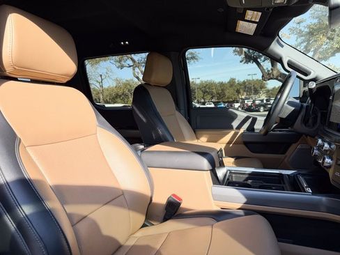 Used 2024 Ford F350 Lariat image 16