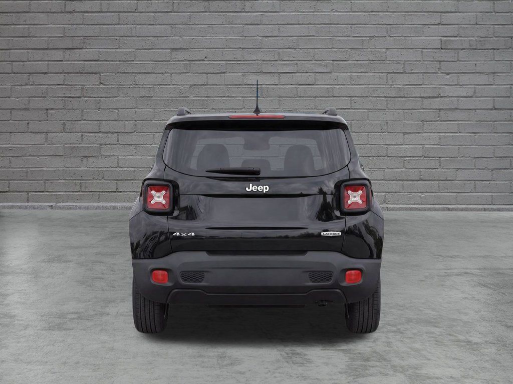 Used 2017 Jeep Renegade Latitude w/ Cold Weather Group AWD/4WD image 6