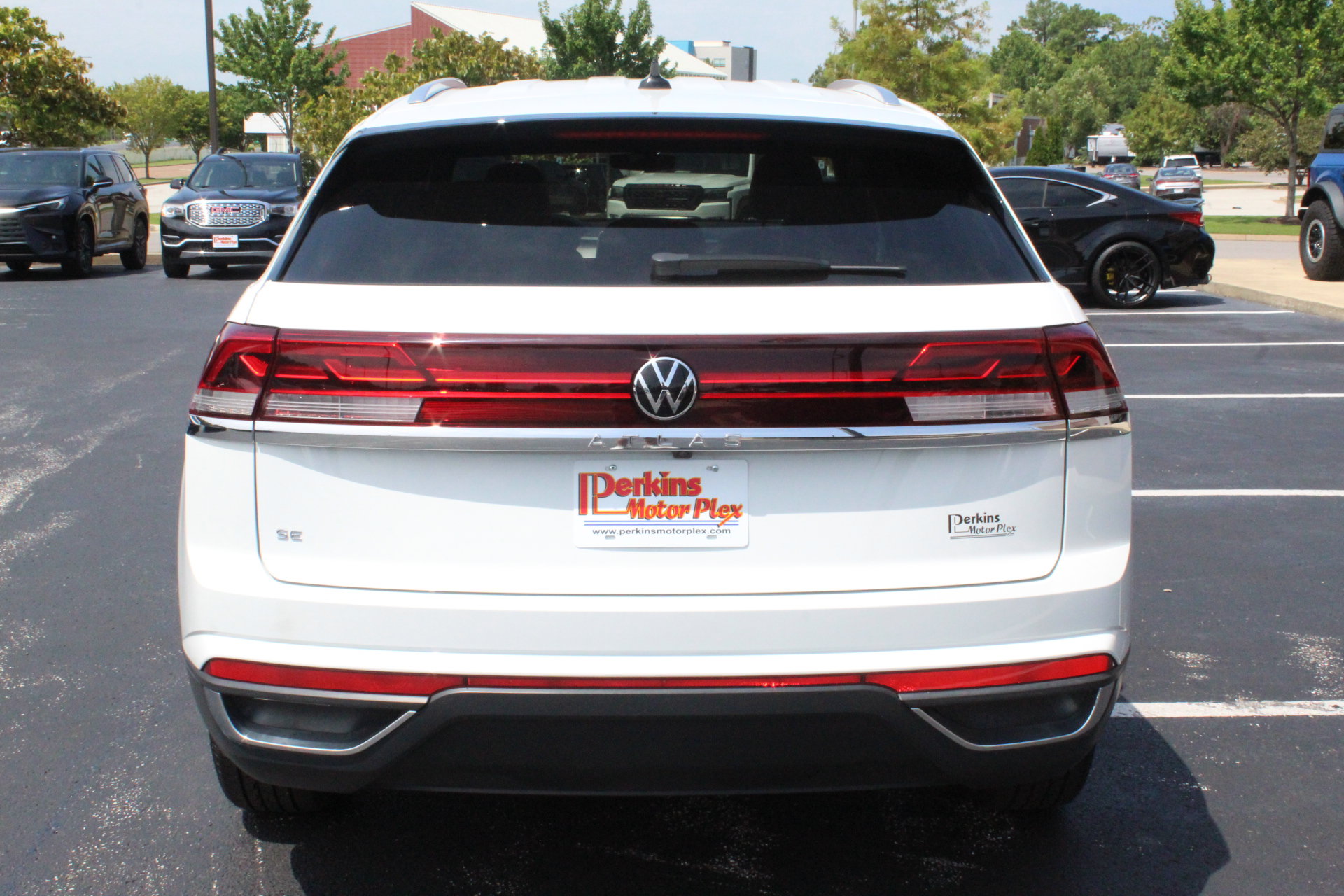 Used 2024 Volkswagen Atlas Cross Sport SE FWD image 7