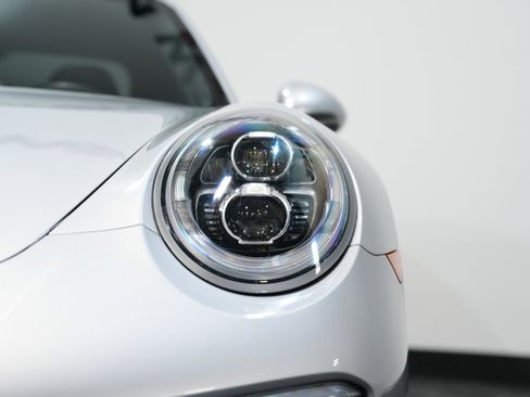 Used 2019 Porsche 911 Carrera 4S image 10