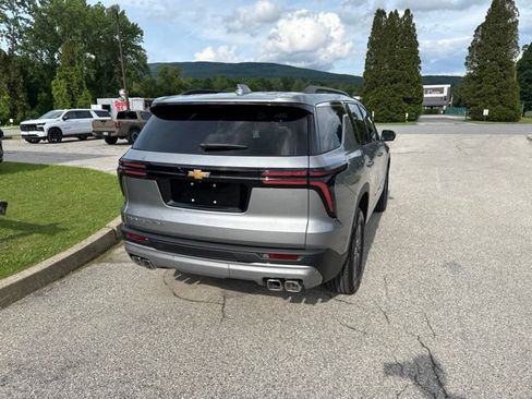 New 2026 Chevrolet Traverse LT w/ Driver Confidence Package AWD/4WD image 15