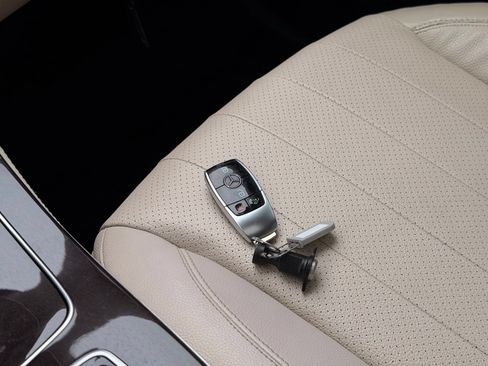 Used 2020 Mercedes-Benz E 350 4MATIC Sedan w/ Premium Package image 61