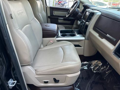 Used 2017 RAM 1500 Laramie RWD image 19