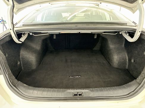 Used 2024 Nissan Altima 2.5 SR FWD image 29