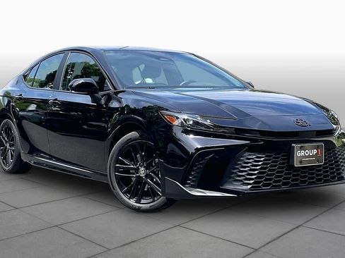 Used 2025 Toyota Camry SE w/ Convenience Package AWD/4WD image 2