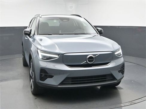 Used 2023 Volvo XC40 Recharge Ultimate image 2