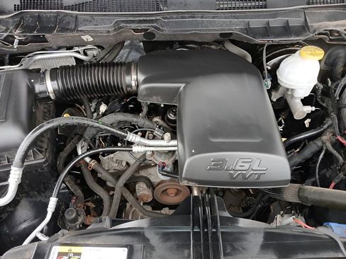 Used 2018 RAM 1500 Express w/ Express Value Package image 28