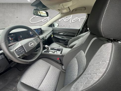New 2026 Nissan Sentra SV w/ SV Convenience Package FWD image 20