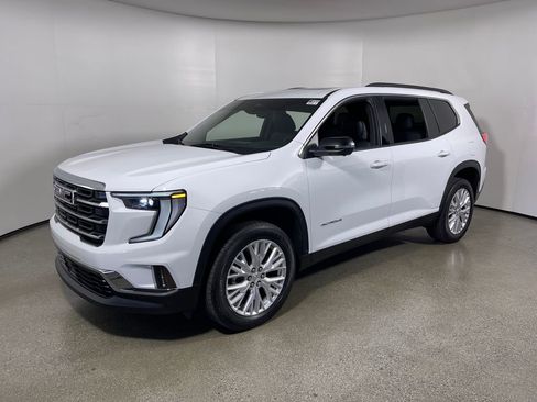 Used 2024 GMC Acadia Elevation image 7