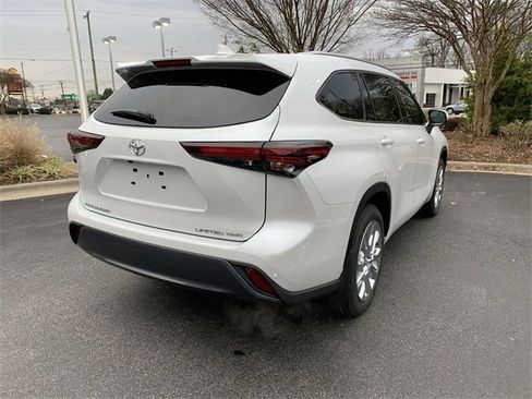 New 2026 Toyota Highlander Limited image 8